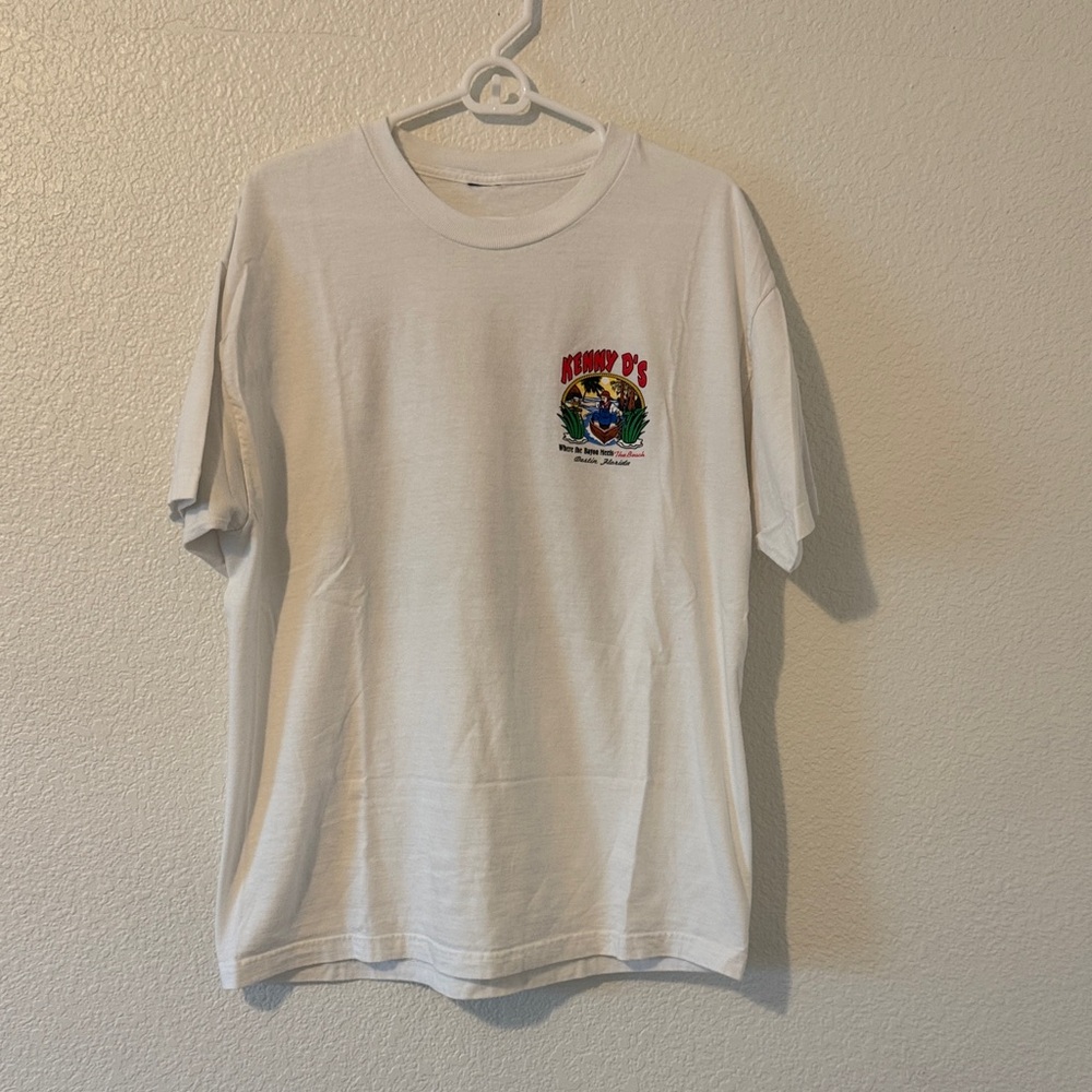 Source Unknown White Men's Graphic Short Sleeve Tee with Colorful Chest Logo